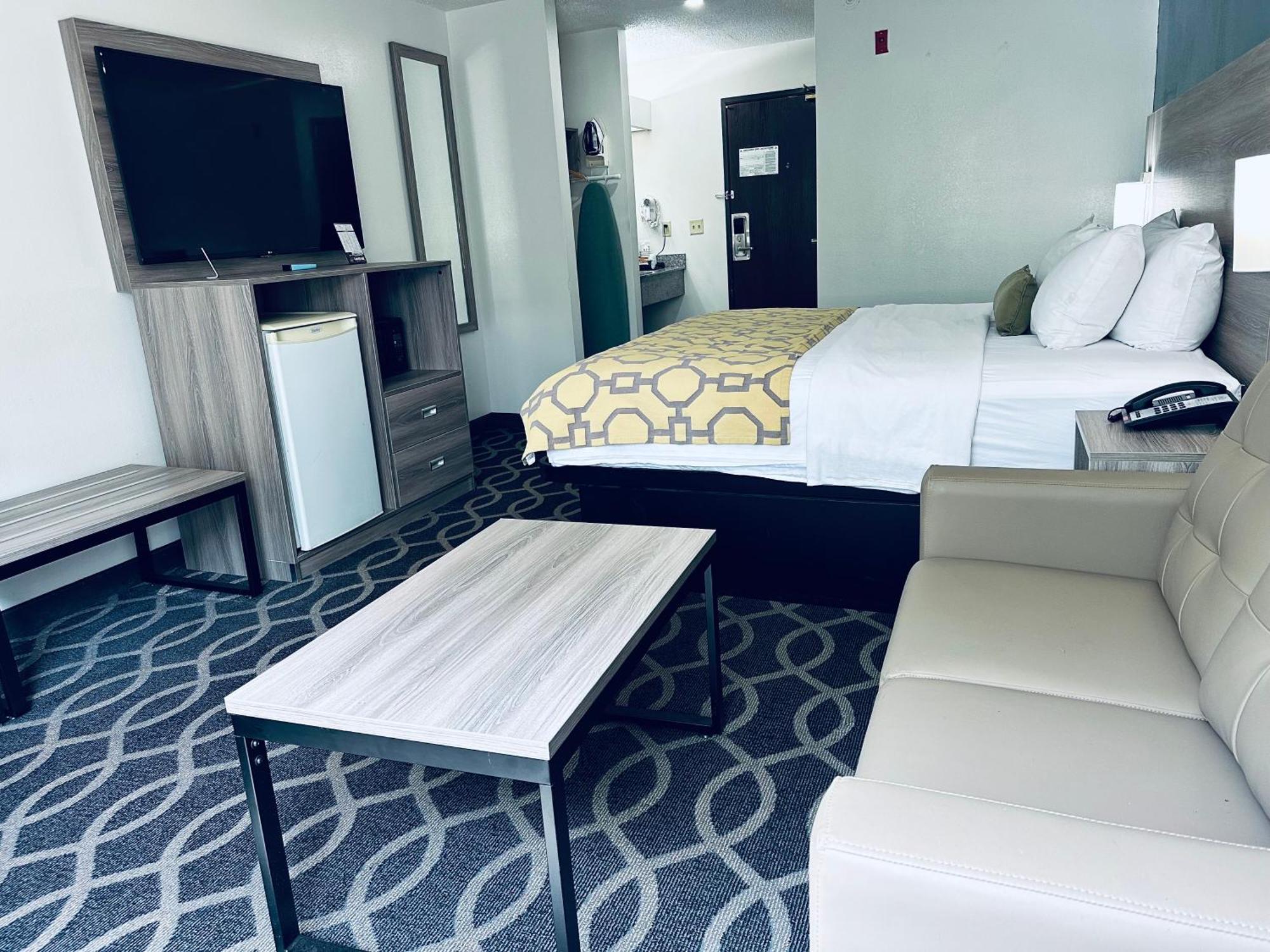 Baymont By Wyndham Piqua Hotel Bagian luar foto